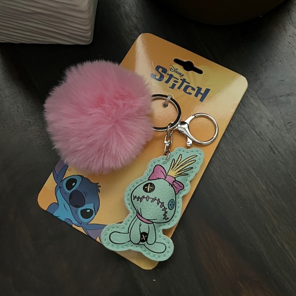 DISNEY Stitch Keychain Charm NWT - Picture 1 of 8